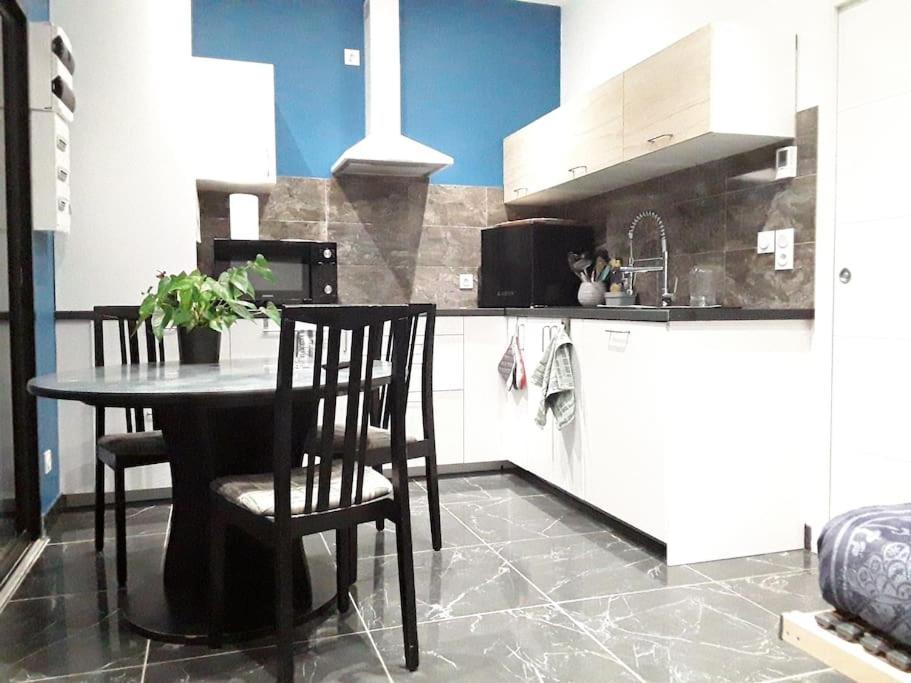 Maisonnette 28 M2 Au Fond Du Jardin Calme&Confort مونديفيل المظهر الخارجي الصورة